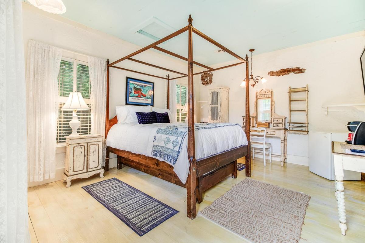 T'Frere's Bed & Breakfast - image 3