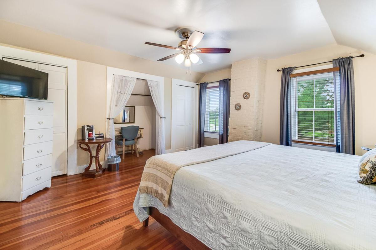 T'Frere's Bed & Breakfast - image 7