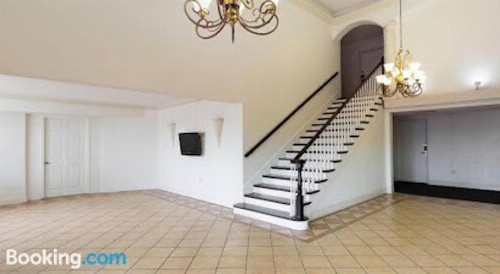 Kings Hotel - image 6