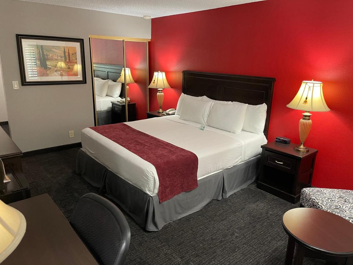 Laguna Hills Lodge-Irvine Spectrum - image 5
