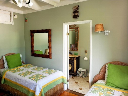 Old Lahaina House-Walk to town & beach! - image 3