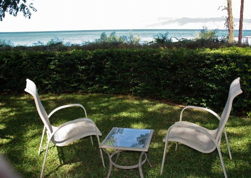 Maui Beach House B & B - image 5
