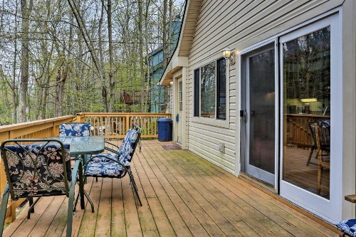 Lake Ariel Home w/Fire Pit & Shared Amenities - image 12