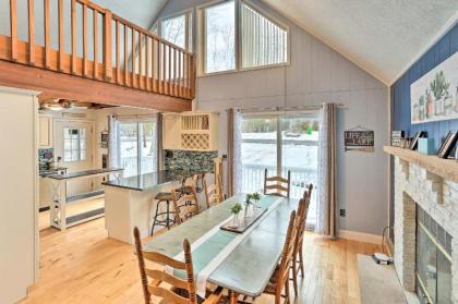 Charming Lake Ariel Cabin with Resort Amenities