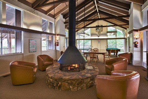 Lake Arrowhead Chalets a VRI resort - image 8