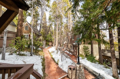 Saddleback Inn at Lake Arrowhead - image 43