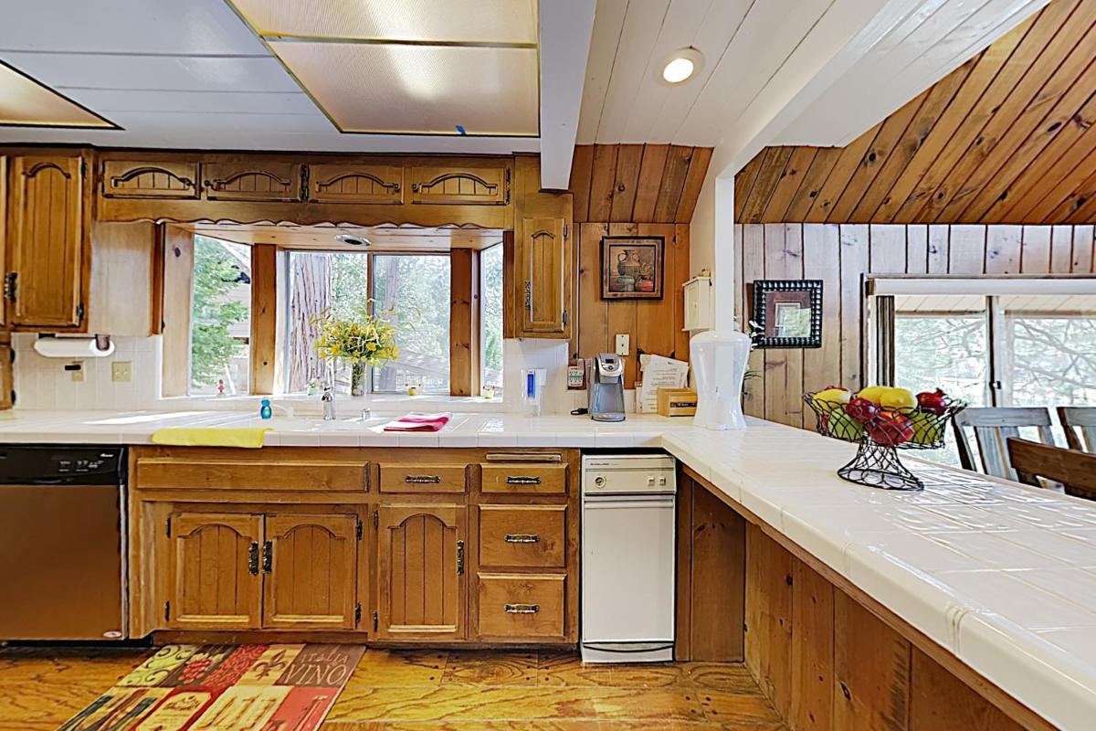 New Listing! Spacious Lakeside Retreat - Game Room home - image 7