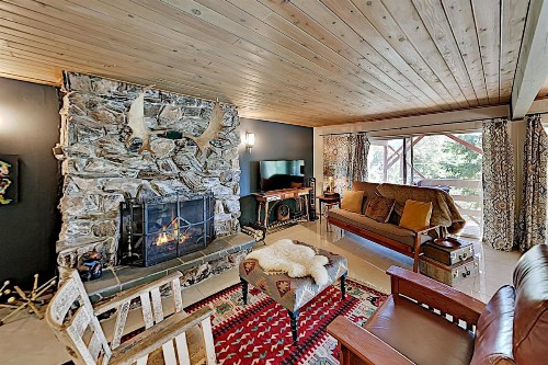 Mountain & Lake Getaway - Hot Tub Firepit Billiards home