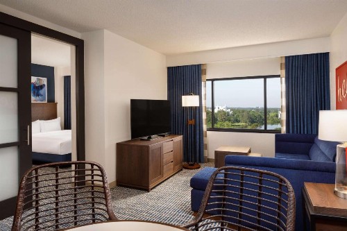 DoubleTree Suites by Hilton Orlando at Disney Springs - image 2