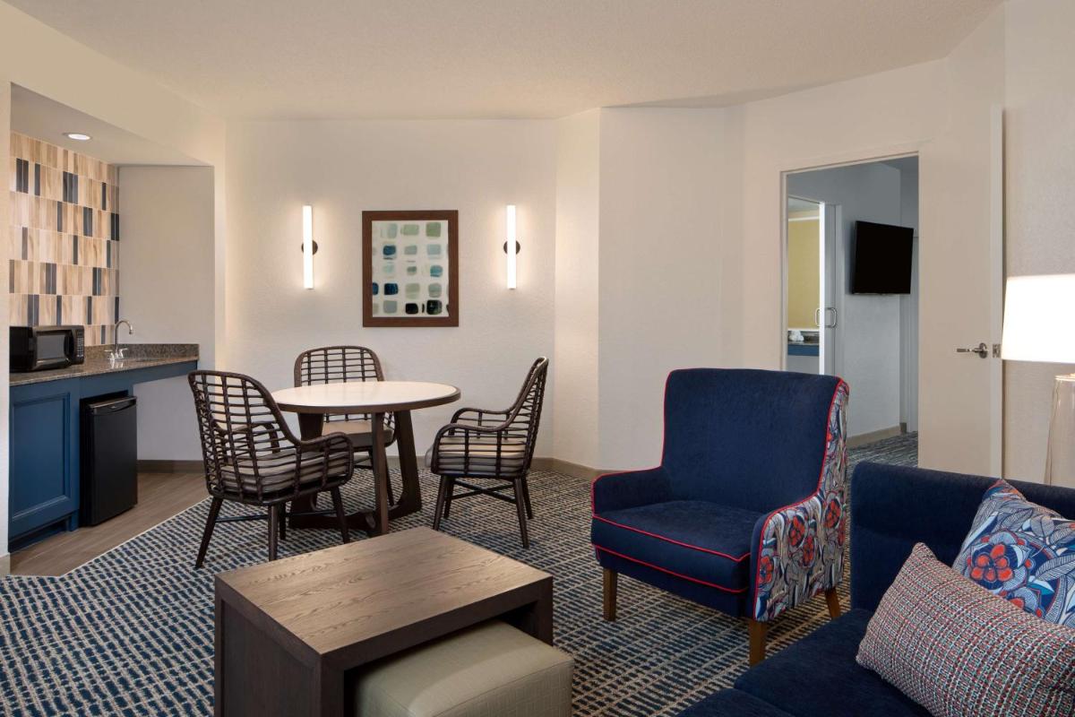 DoubleTree Suites by Hilton Orlando at Disney Springs - image 4