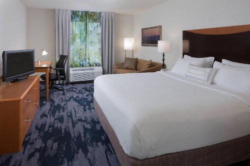 Fairfield Inn & Suites by Marriott Orlando Lake Buena Vista - image 14