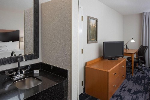 Fairfield Inn & Suites by Marriott Orlando Lake Buena Vista - image 16