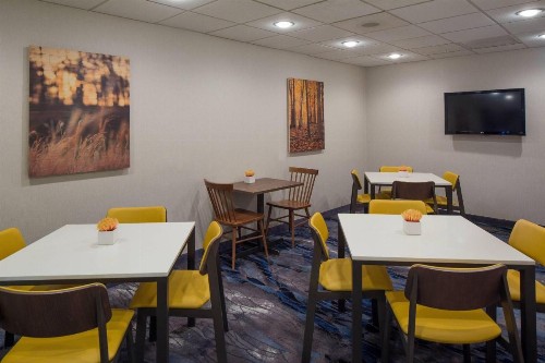 Fairfield Inn & Suites by Marriott Orlando Lake Buena Vista - image 19