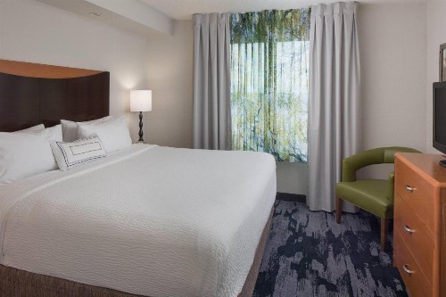 Fairfield Inn & Suites by Marriott Orlando Lake Buena Vista - image 2