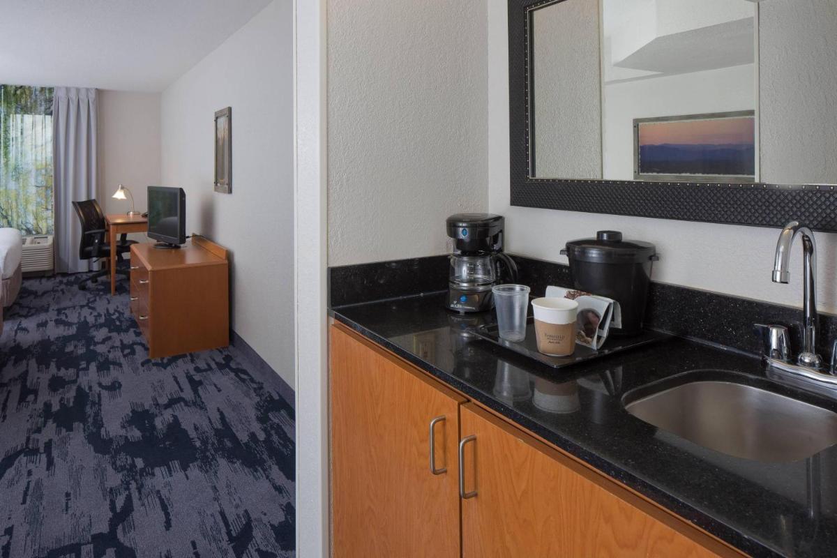 Fairfield Inn & Suites by Marriott Orlando Lake Buena Vista - image 3
