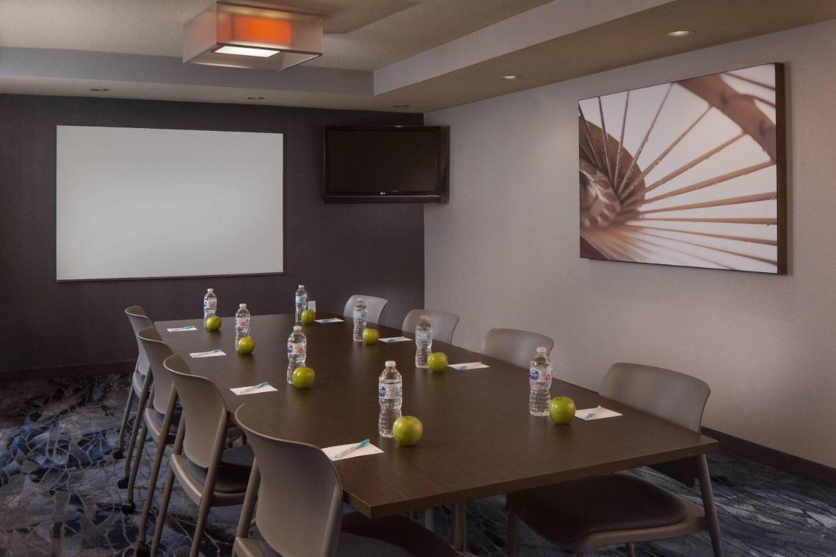 Fairfield Inn & Suites by Marriott Orlando Lake Buena Vista - image 5