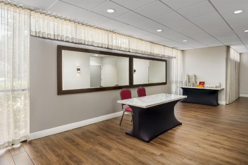 Courtyard Orlando Lake Buena Vista at Vista Centre - - Newly Redesigned - image 24