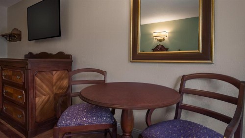 Disney's Port Orleans Resort - French Quarter - image 13