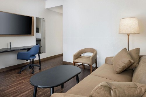 Fairfield Inn & Suites Lake City - image 2