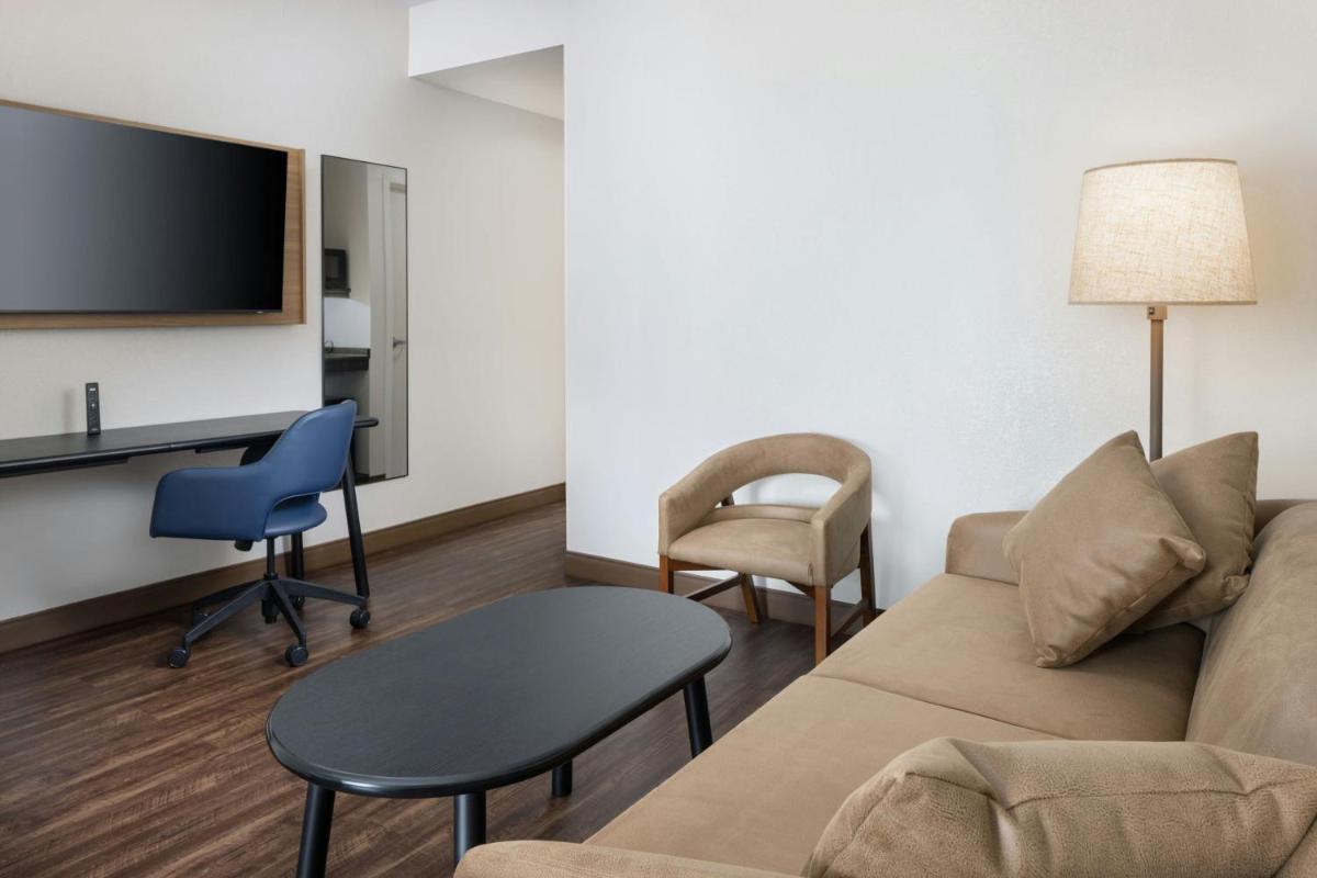 Fairfield Inn & Suites Lake City - image 2