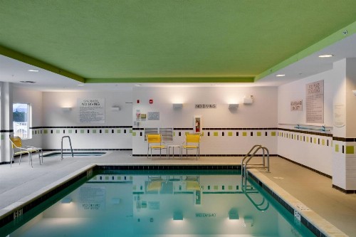 Fairfield Inn & Suites Lake City - image 4