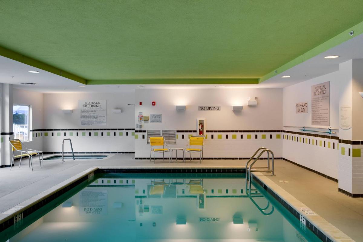 Fairfield Inn & Suites Lake City - image 4