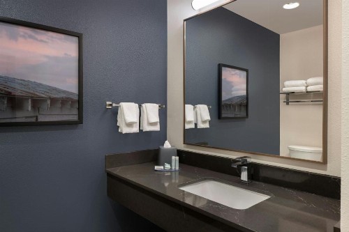 Fairfield Inn & Suites Lake City - image 5
