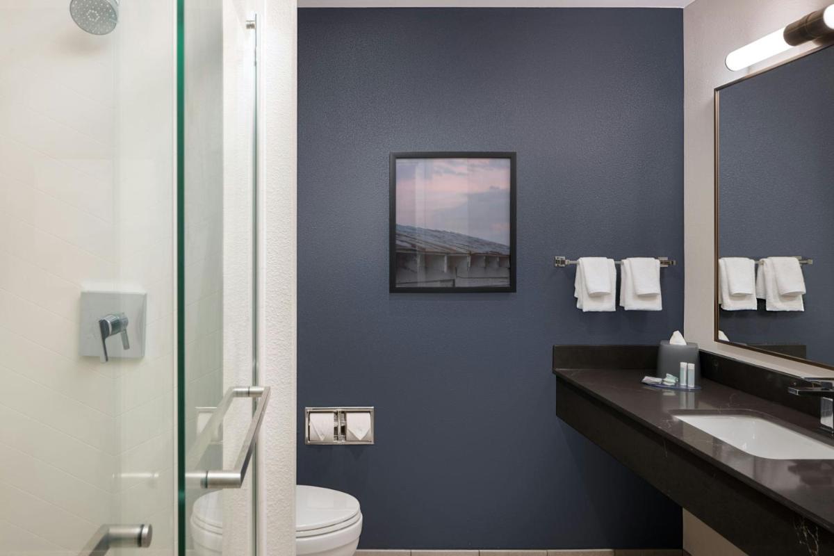 Fairfield Inn & Suites Lake City - image 6