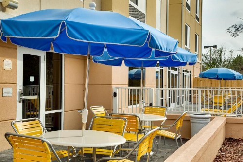 Fairfield Inn & Suites Lake City - image 9