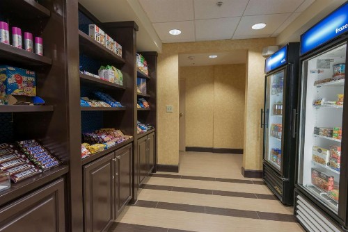 Hampton Inn & Suites Lake City - image 10
