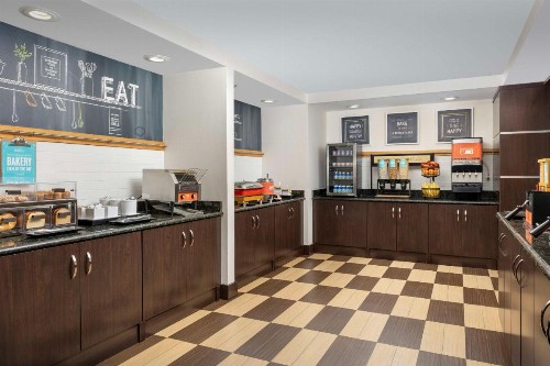 Hampton Inn & Suites Lake City - image 11