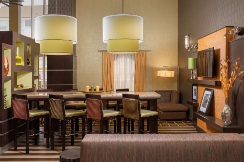 Hampton Inn & Suites Lake City - image 4