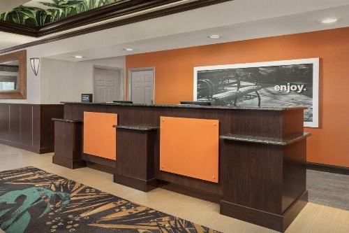 Hampton Inn & Suites Lake City - image 8