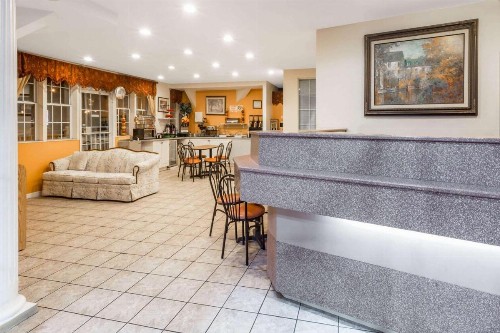 Howard Johnson by Wyndham Lake City