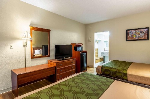 Econo Lodge Lake City North - image 19