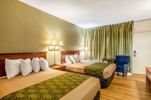 Econo Lodge Lake City North - image 20