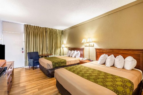 Econo Lodge Lake City North - image 8