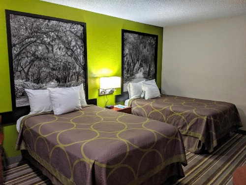 Super 8 by Wyndham Lake City - image 27