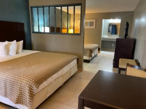 Guest Inn Lake City - image 11