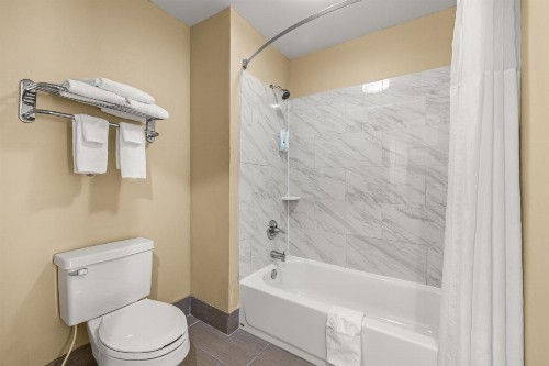 Quality Inn Lake City - image 13