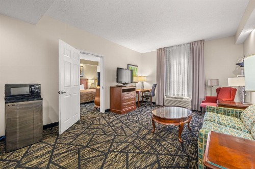 Quality Inn Lake City - image 19