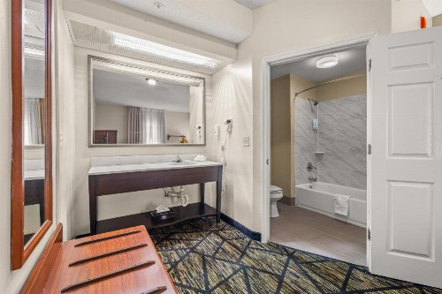 Quality Inn Lake City - image 33