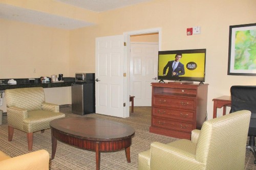 Quality Inn Lake City - image 50