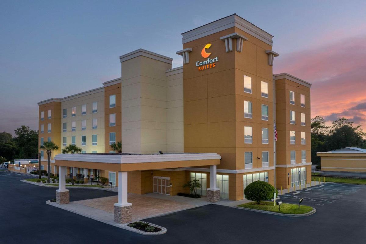 Comfort Suites Lake City - main image