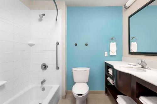 Comfort Suites Lake City - image 10