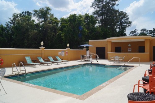 Comfort Suites Lake City - image 14