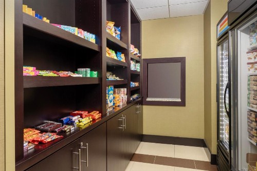 Comfort Suites Lake City - image 20