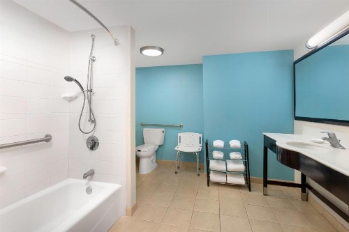 Comfort Suites Lake City - image 22
