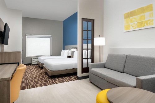 Comfort Suites Lake City - image 25
