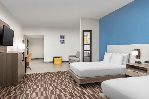 Comfort Suites Lake City - image 5